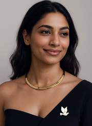 《高飛》和平鴿古象牙胸針