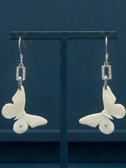 蝴蝶古象牙方形掛鈎耳環